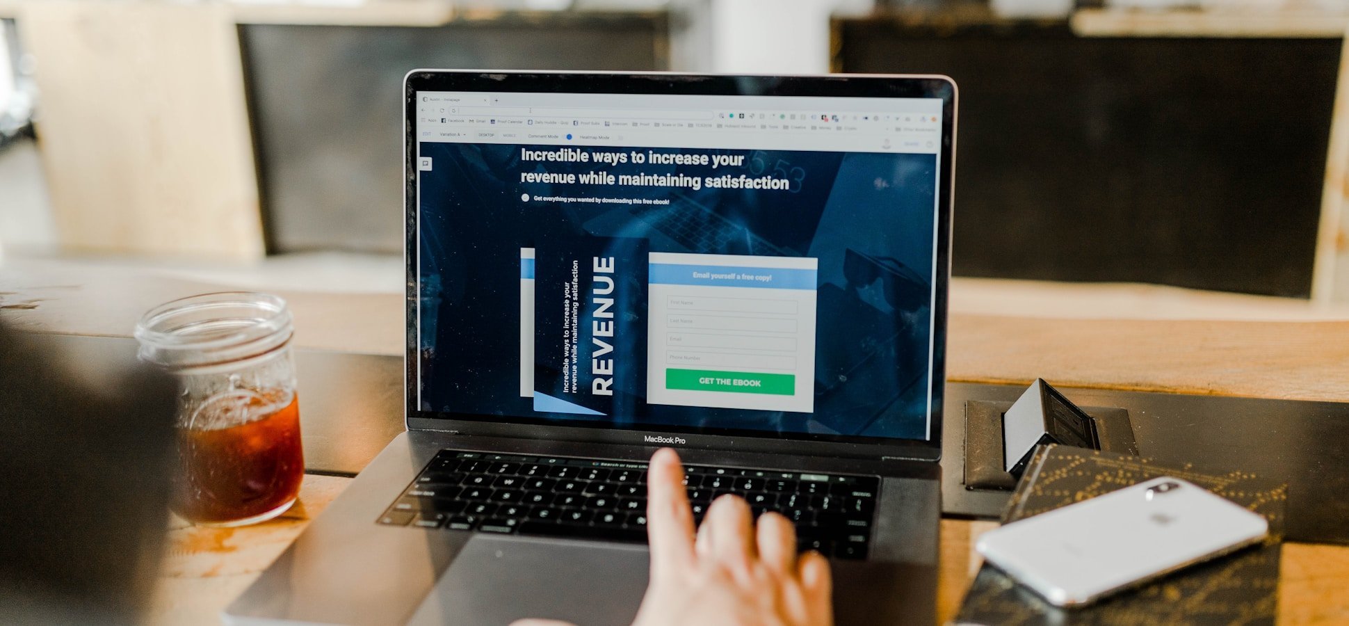 Coinbase CEO backs CLARITY Act crypto regulation stablecoin bill 2026