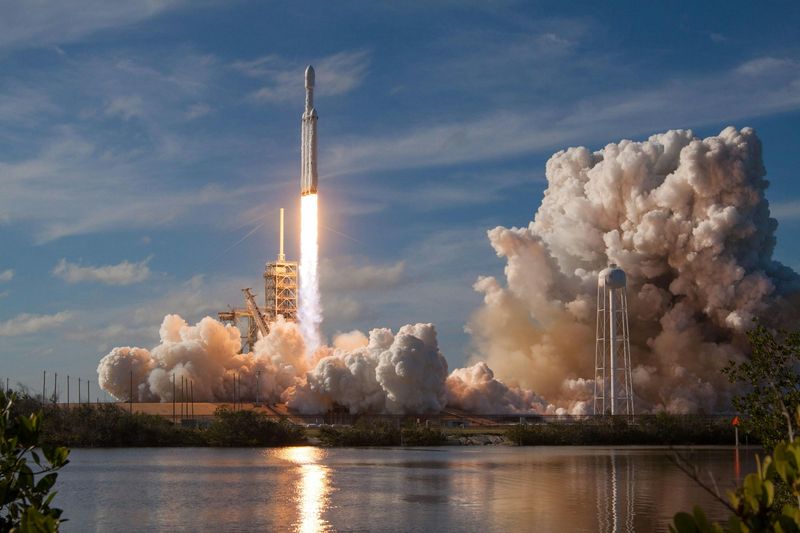 SpaceX Falcon Heavy launch as crypto traders price the SpaceX IPO onchain