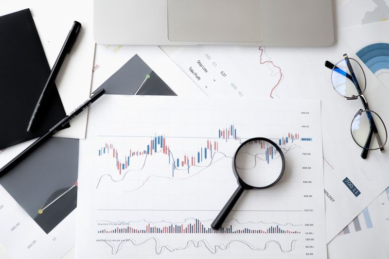 Trading chart showing the short squeeze that lifted bitcoin toward $62,000